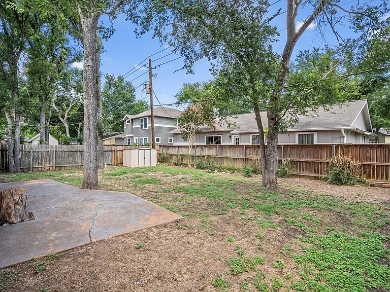 10057 Woodland Village Dr — Photo 24