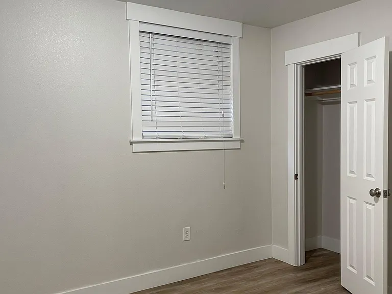 1522 Taylor Ave N #B — Photo 25