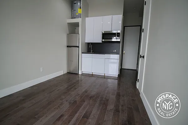 Rented by MySpaceNYC | media 8