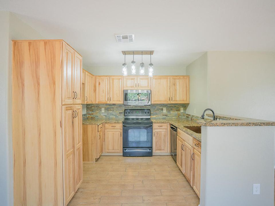 1st image of 17635 W Watson Ln