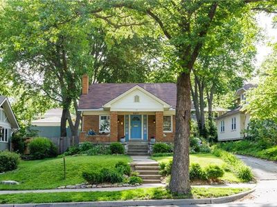 5831 Rockhill Rd, Kansas City, MO, 64110
