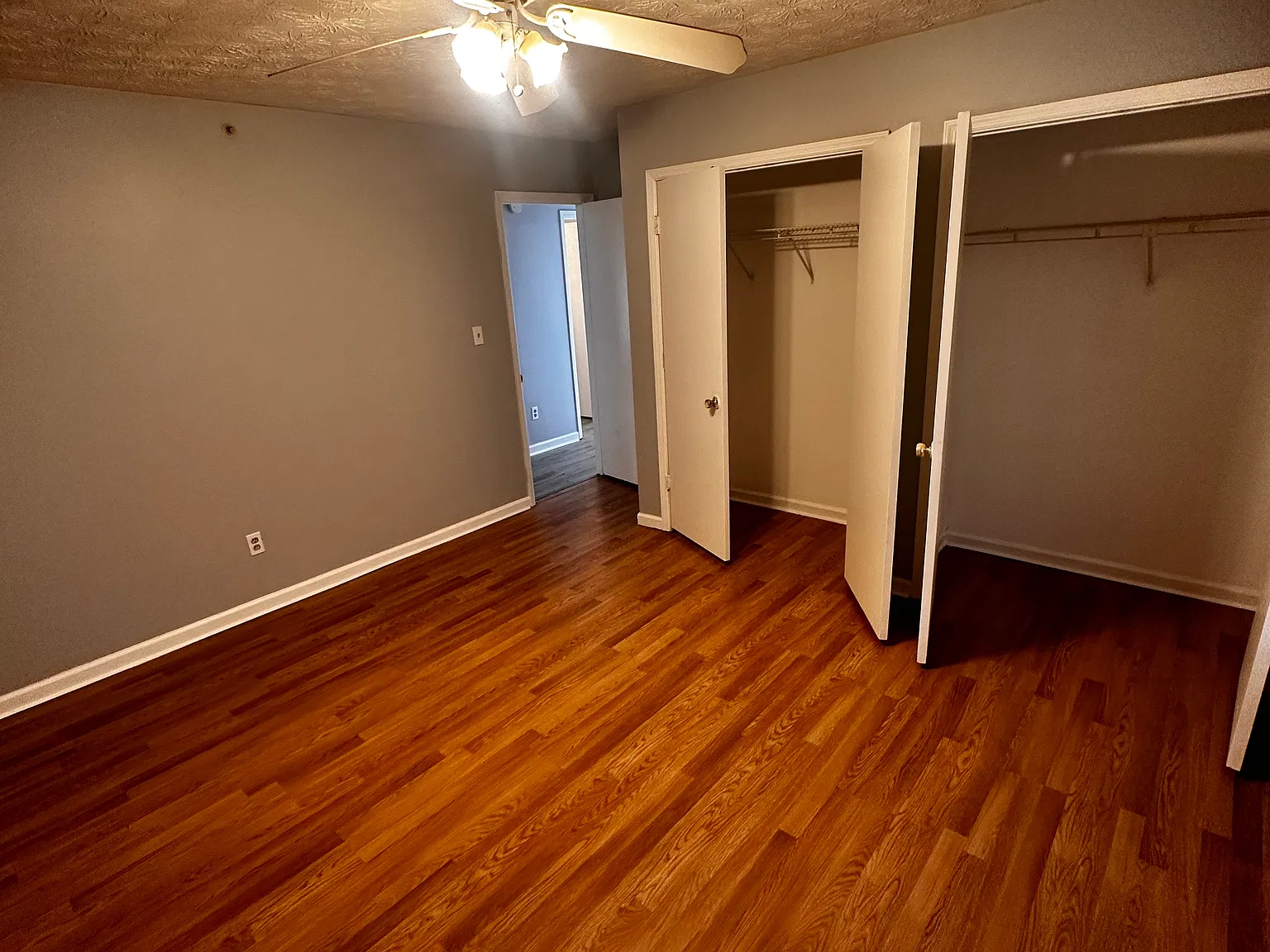 2 bed, 900 sqft, $1,200 — Photo 4