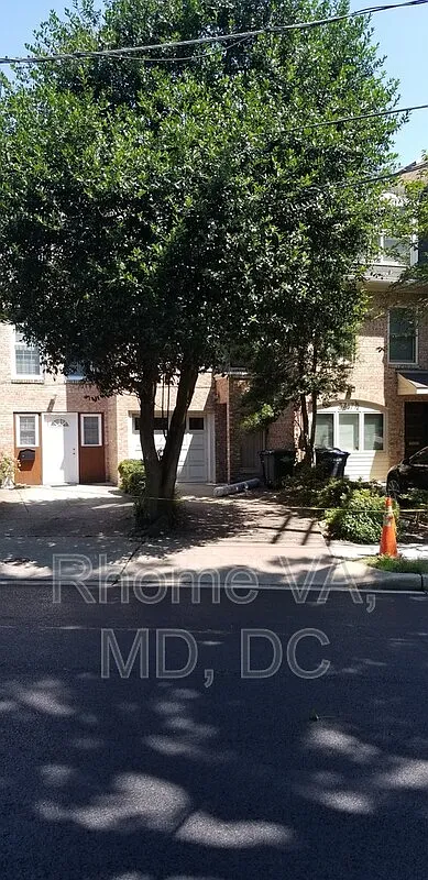 3 bed, 2.5 bath, 2150 sqft, $4,700 — Photo 2