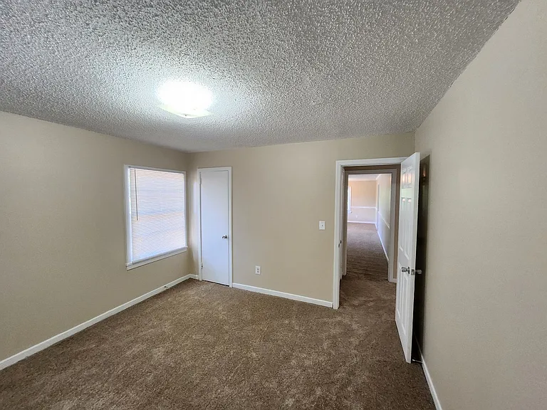 2427 Young Dr — Photo 11