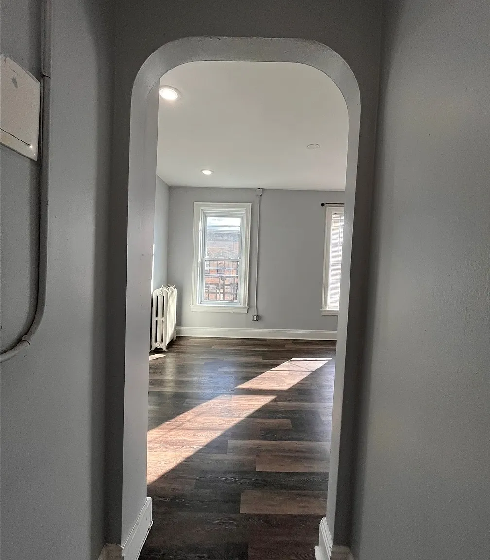 2 bed, $1,900 — Photo 2