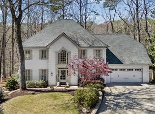 3373 Lake Crest Ln NE, Roswell, GA 30075