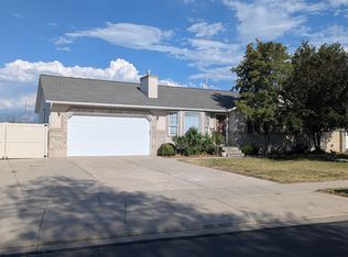 9321 S Mountain Laurel Ln, West Jordan, UT 84081