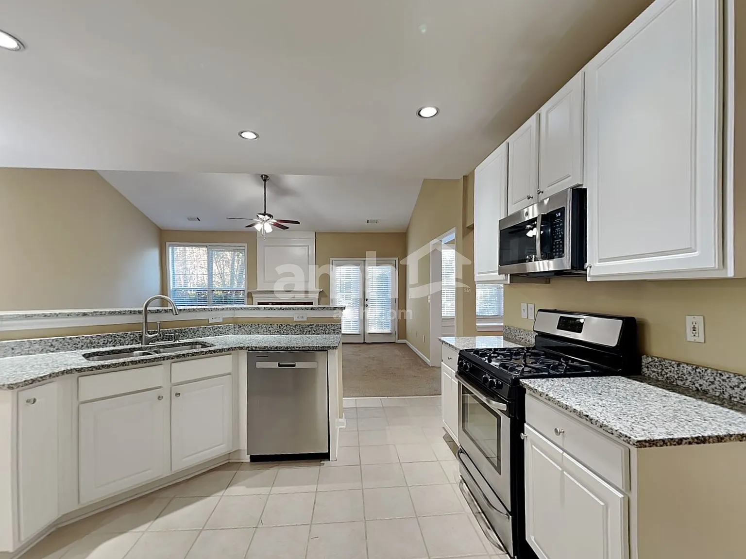 4 bed, 2.5 bath, 2593 sqft, $3,085 — Photo 3