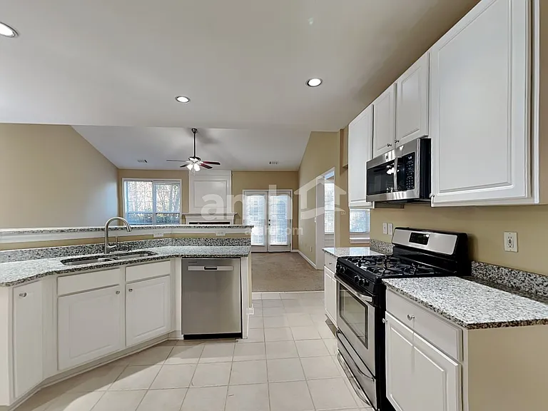 1735 Trellis Pl — Photo 3