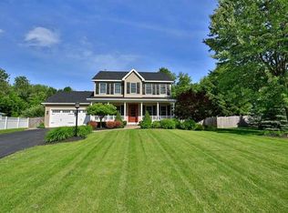 7 Christopher Way, Halfmoon, NY 12065