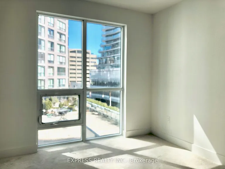 955 Bay St #507 — Photo 10