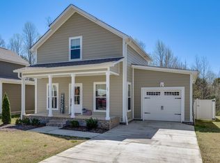 17 Sycamore Rdg W, Burns, TN 37029