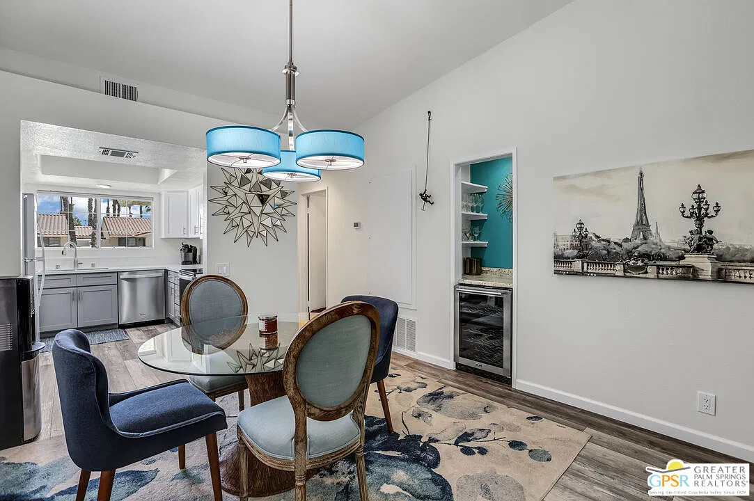 2 bed, 2.0 bath, 1175 sqft, $2,800 — Photo 3
