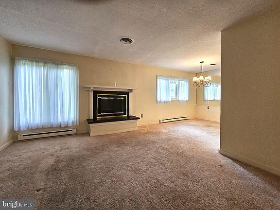 2nd image of 16 Chandler Dr #16