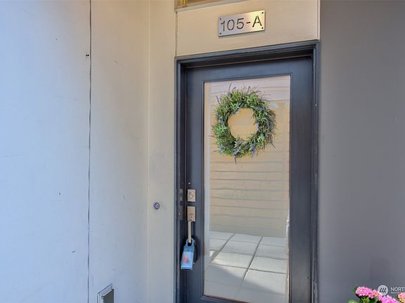 3rd image of 105 20th Avenue E #A