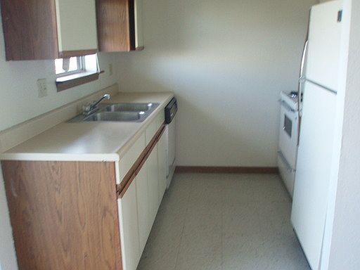 5th image of 4000 Hyde Park Ave APT 86
