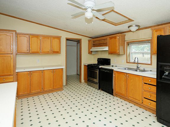 3rd image of 64677 Winterwoods Dr