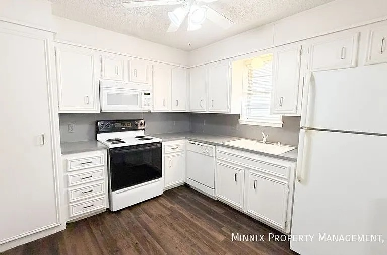 7303 Avenue X #101 — Photo 4