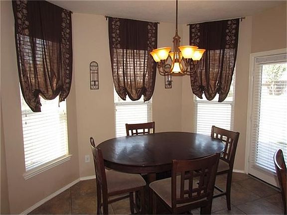 4th image of 10006 Barr Lake Dr