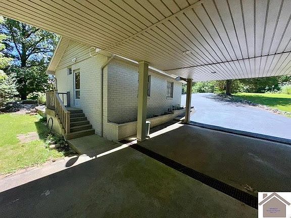 5th image of 165 Kit Carson Ln