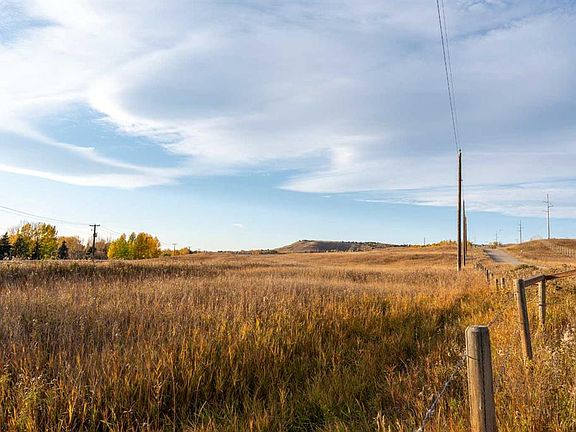 5th image of Lower Springbank Rd