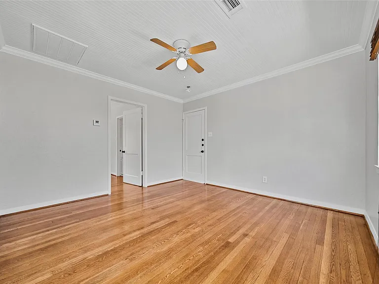 216 1/2 Munford St — Photo 8