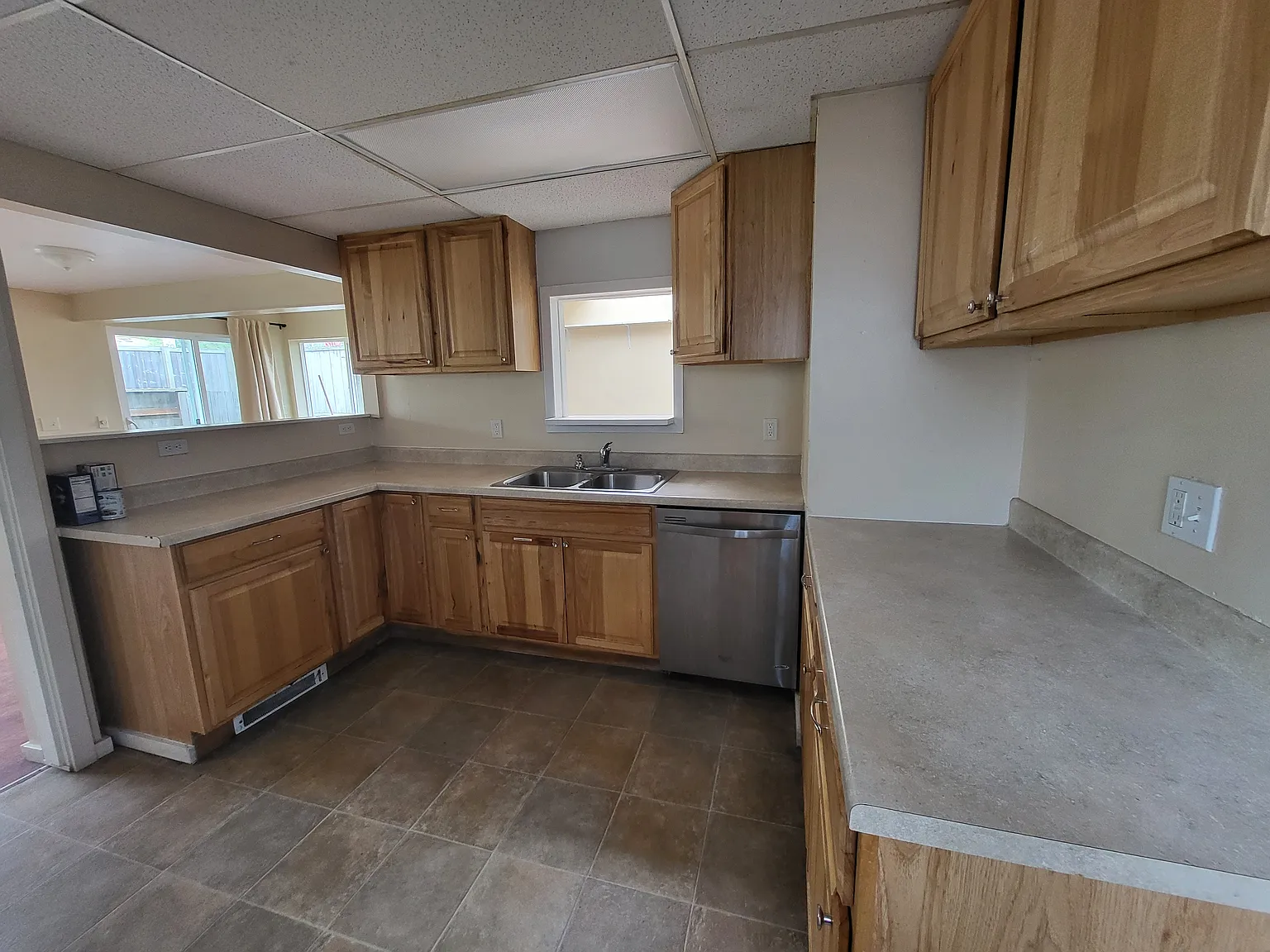 4 bed, 1800 sqft, $2,800 — Photo 4