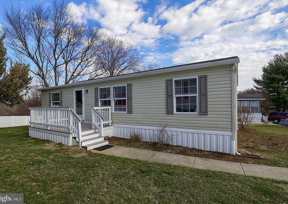 1st image of 206 Greyfield Dr #65