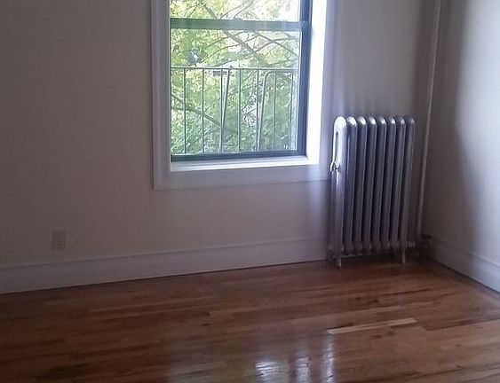 2nd image of 633 E 16th St APT 3C
