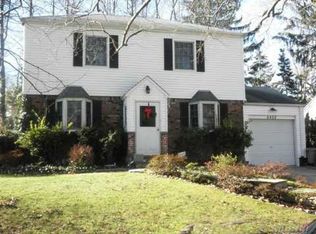 6458 214th St, Bayside, NY 11364