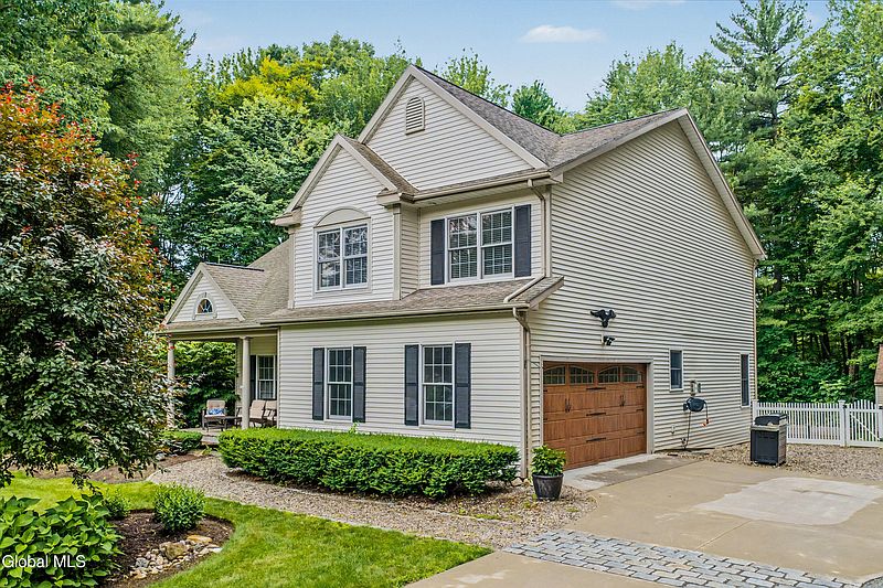 3rd image of 44 Willowbrook Terrace