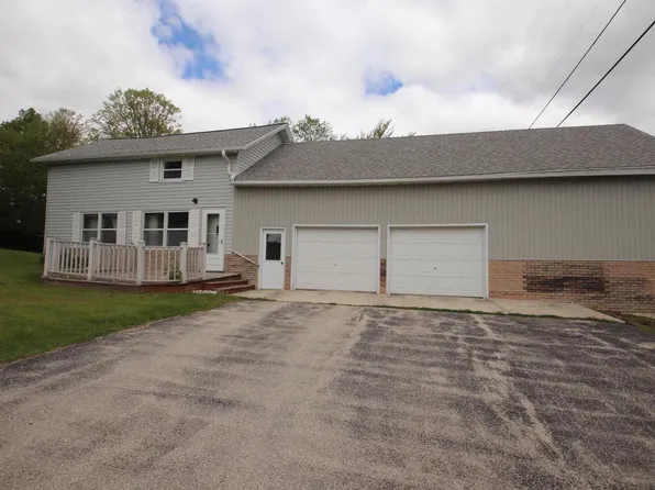 N10262 County Road G, New Holstein, WI 53061