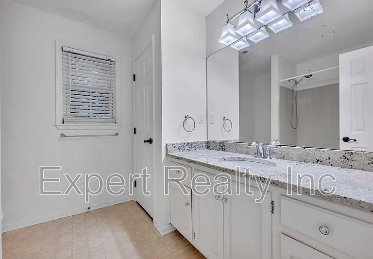 5501 Heath Row Dr — Photo 42