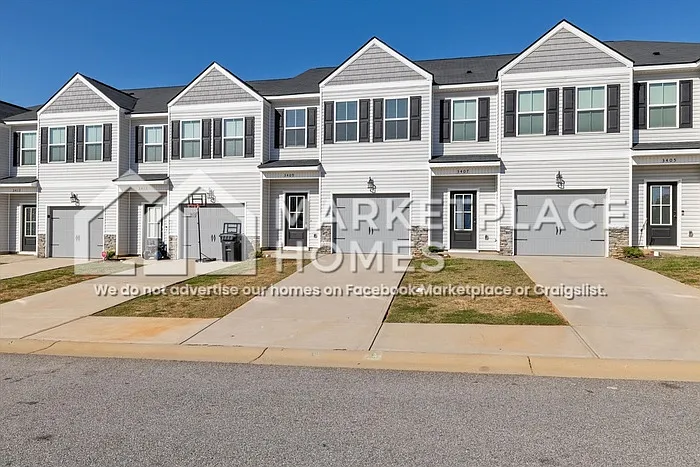 3 bed, 2.0 bath, 1740 sqft, $1,695 — Photo 3