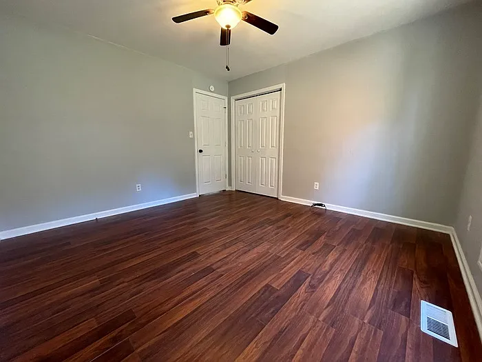 200 Glen Bonnie Ln — Photo 6