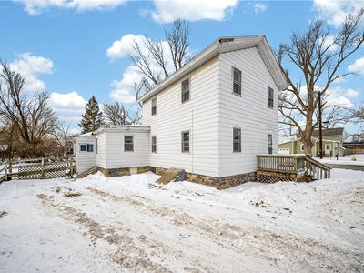 102 Burrows St, East syracuse, NY, 13057