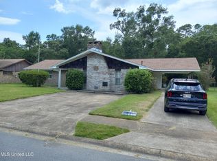 745 Holly Hills Dr, Biloxi, MS 39532