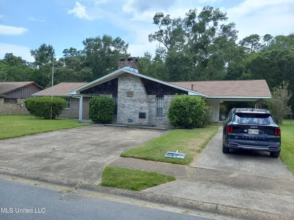 745 Holly Hills Dr, Biloxi, MS 39532