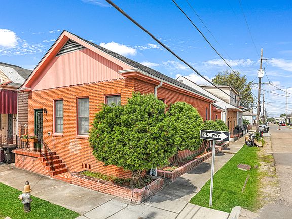 2nd image of 1133 N Derbigny St