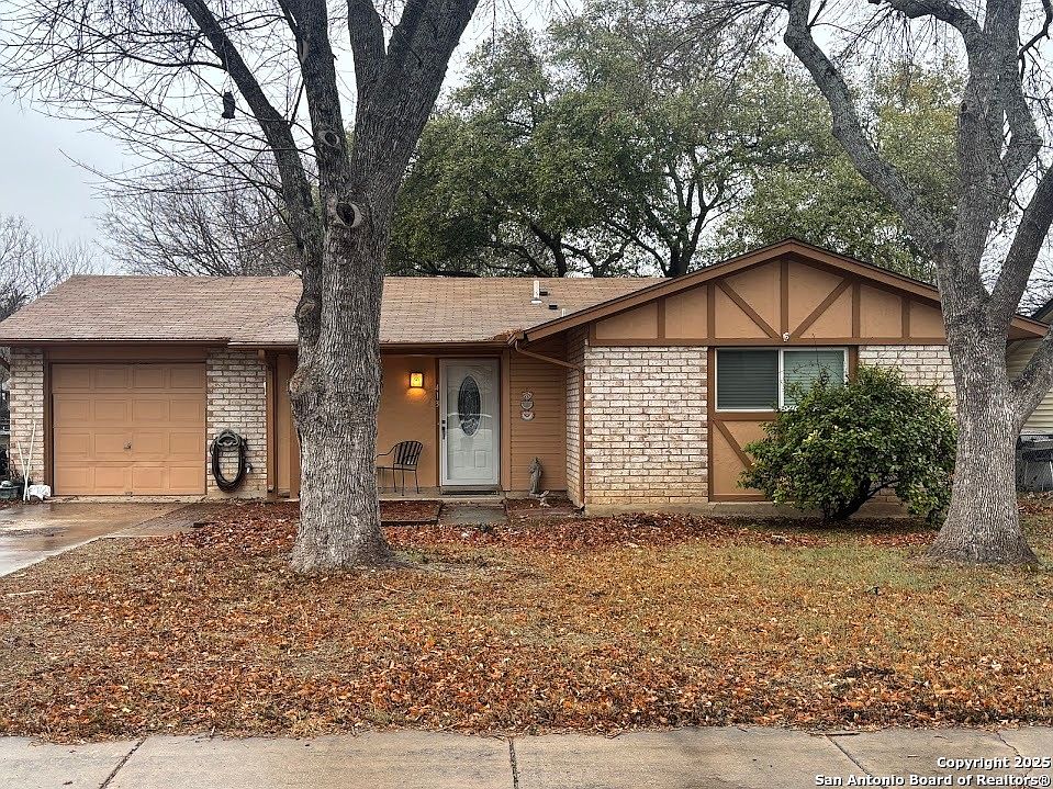 1st image of 413 BEVERLY DR