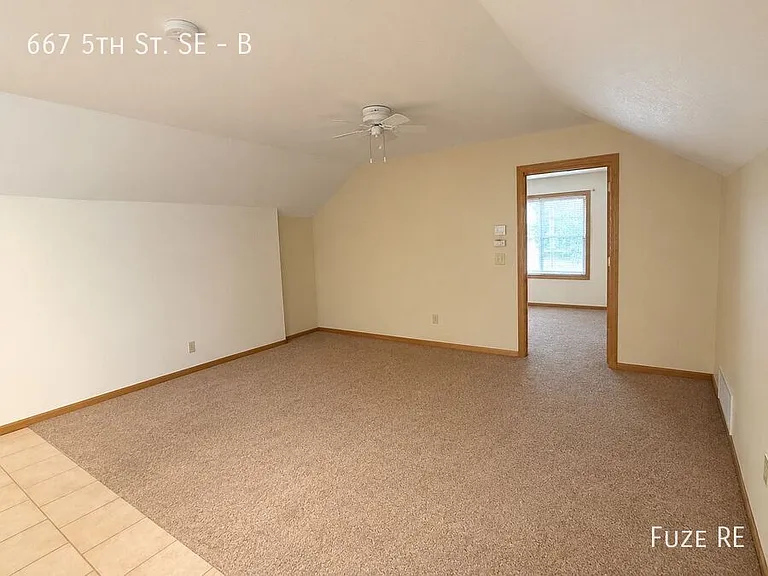 667 5th St SE #B — Photo 5