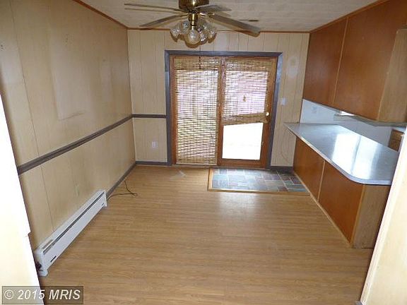 2nd image of 1924 Abbey Ln