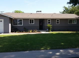 381 Juniper Ln, Lemoore, CA 93245