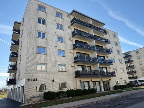 8025 Oconnor Dr APT 2E, River Grove, IL 60171
