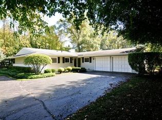 439 E Westleigh Rd, Lake Forest, IL 60045