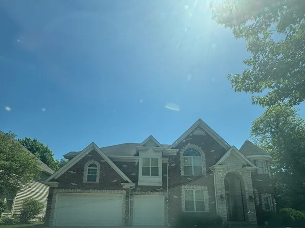1870 Cool Creek Dr, St Charles, IL 60174
