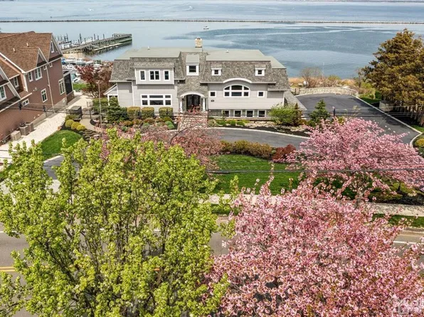 100 Ocean Blvd, Atlantic Highlands, NJ 07716