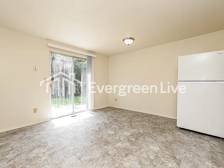 8203 Mount Carmel St — Photo 6