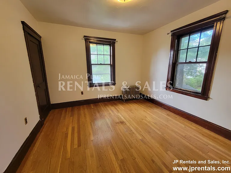 108 Bourne St — Photo 9