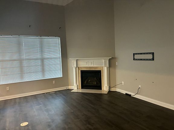 4th image of 1664 N Wood Creek Dr